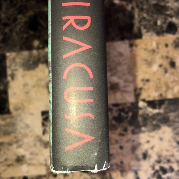 “Siracusa” hardback novel - Picture 4 of 9